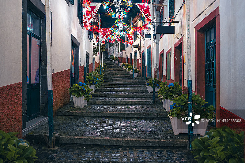 葡萄牙马德拉圣维森特狭窄的巷子图片素材