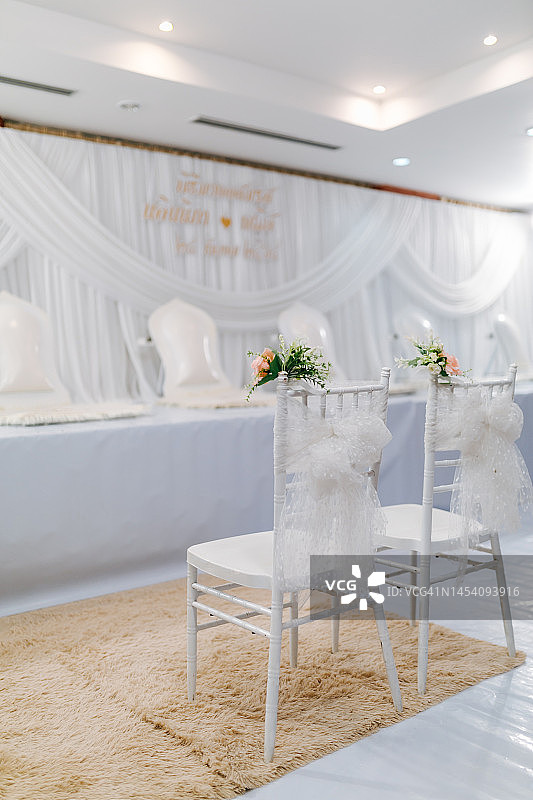 婚礼上的白色椅子图片素材
