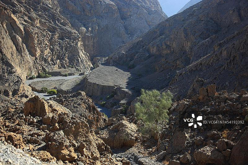 阿曼穆桑达姆地区杰贝尔哈里姆景观图片素材