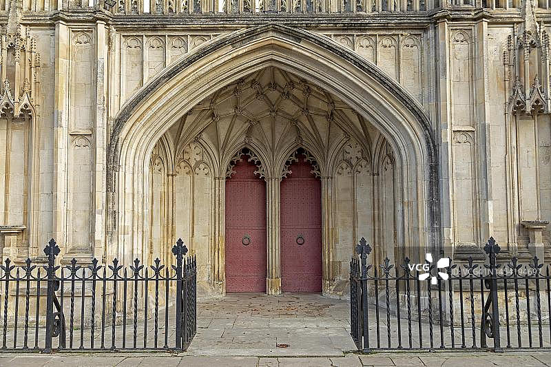 英国汉普郡温切斯特大教堂的侧门图片素材