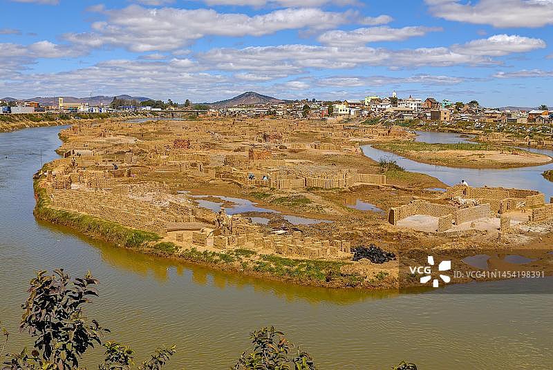 马达加斯加塔那那利佛的砖块生产图片素材