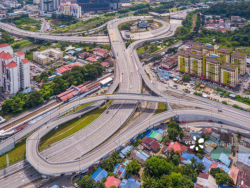 无限道路交叉口的鸟瞰图图片素材