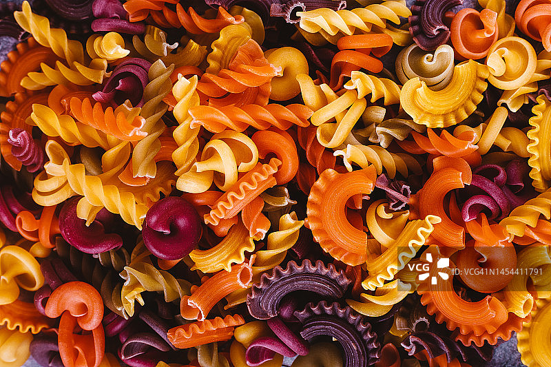 五彩通心粉特写图片素材