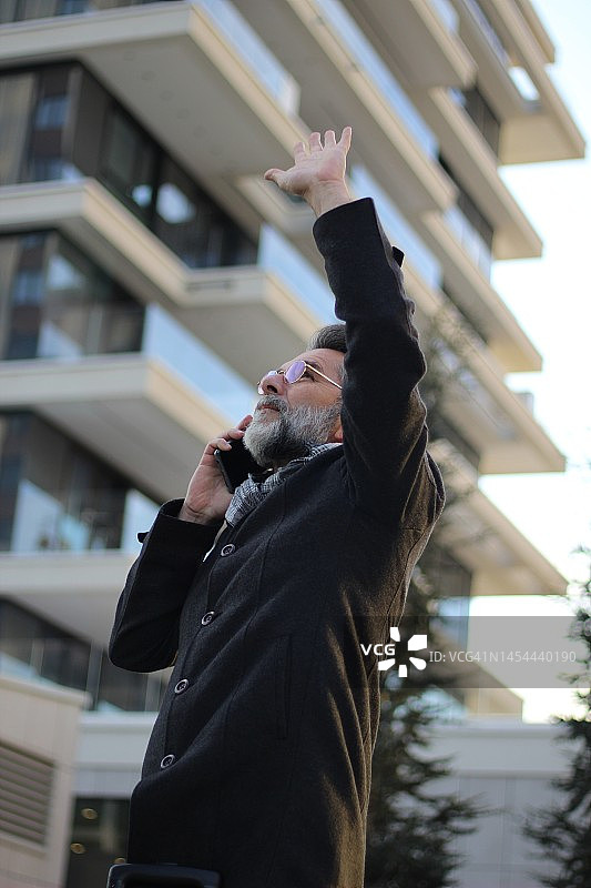 等待会议的商务男士图片素材