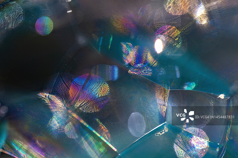 光照下的肥皂泡图片素材