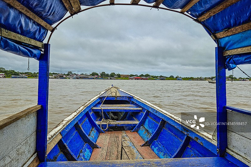 亚马逊河游船之旅，哥伦比亚莱蒂西亚图片素材