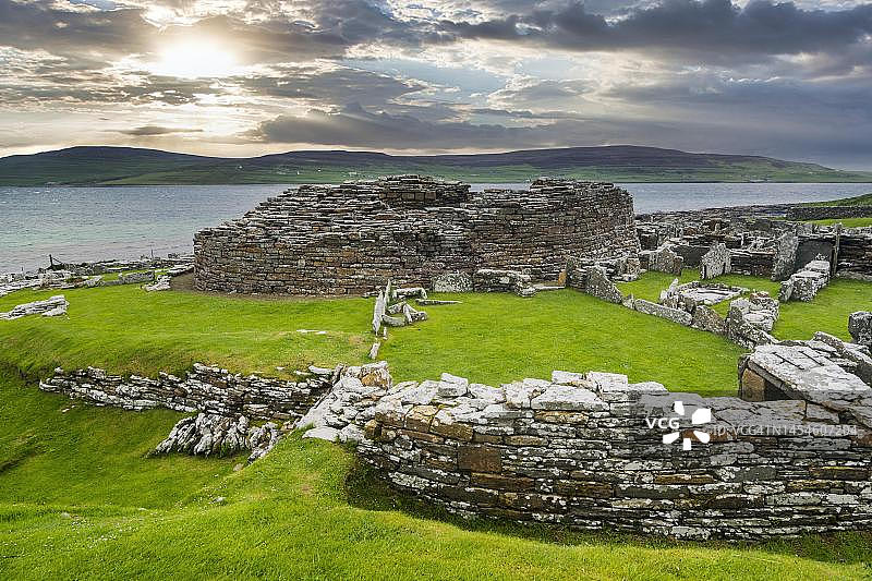 英国奥克尼群岛的铁器时代古建筑图片素材