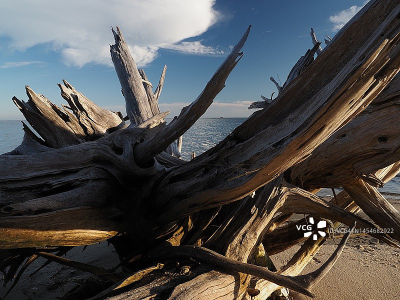 鹅卵石海滩的宁静图片素材