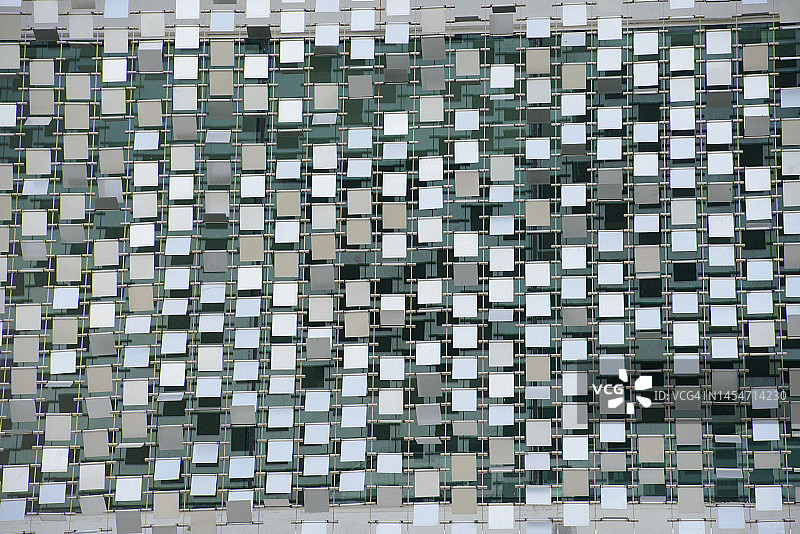 整洁的方形钢板图案建筑立面图片素材