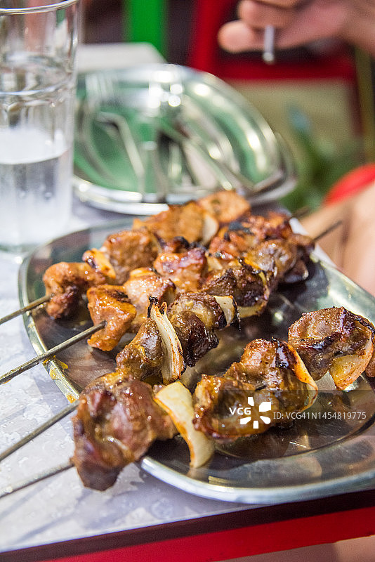 烤猪肉鸡胗串图片素材