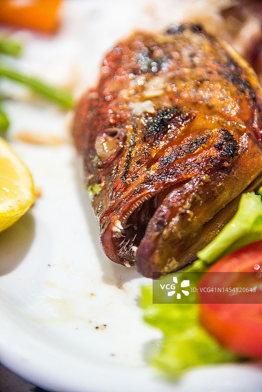 烤石斑鱼头图片素材