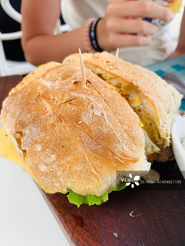 Linha d’agua牛排三明治图片素材