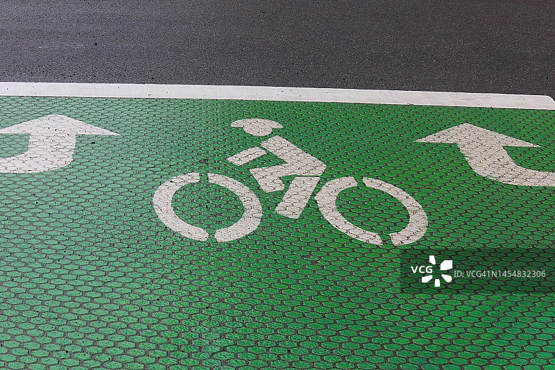 绿色自行车道图片素材