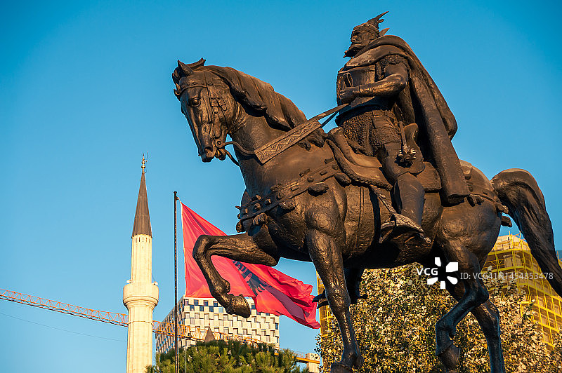 斯坎德培雕像和埃特海姆·贝清真寺图片素材