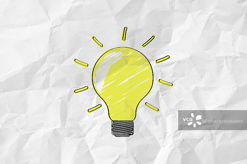 黄色发光灯泡。创新想法和协作头脑风暴。呼吁协作头脑风暴。纸上的素描绘画风格。创新商业理念图片素材