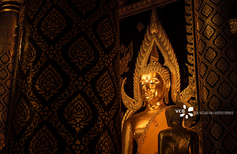 泰国彭世洛府著名成功佛像图片素材