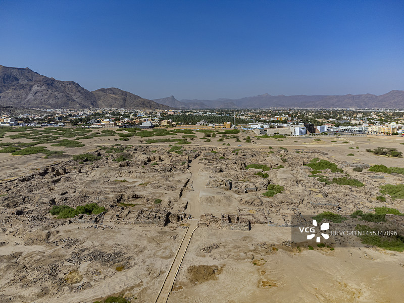 沙特阿拉伯纳季兰的Al-Ukhdud考古遗址鸟瞰图图片素材
