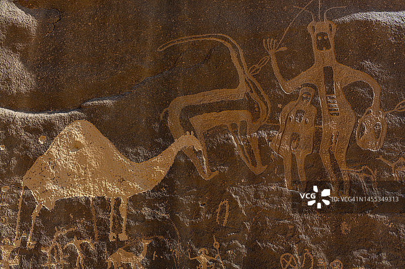 沙特纳季兰省比尔希马史前岩画与碑文图片素材