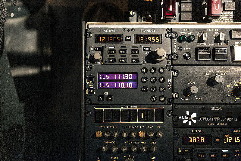 商用飞机的驾驶舱，飞行甲板图片素材