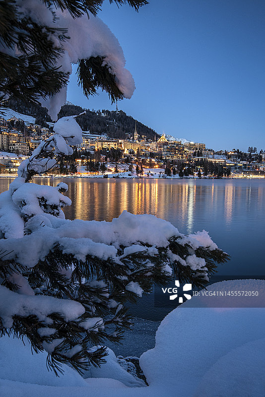 瑞士圣莫里茨的蓝色时刻图片素材