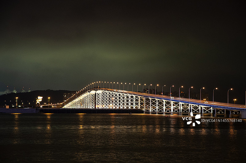 珠海澳门大桥夜景图片素材