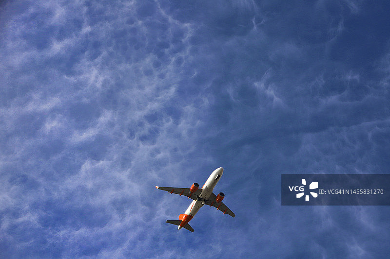 飞机在里斯本降落图片素材