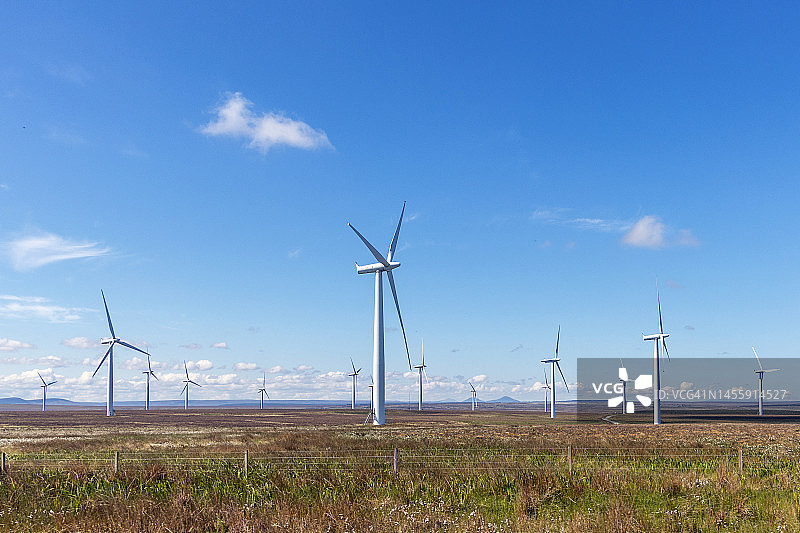 风力涡轮机，英国苏格兰凯斯内斯图片素材