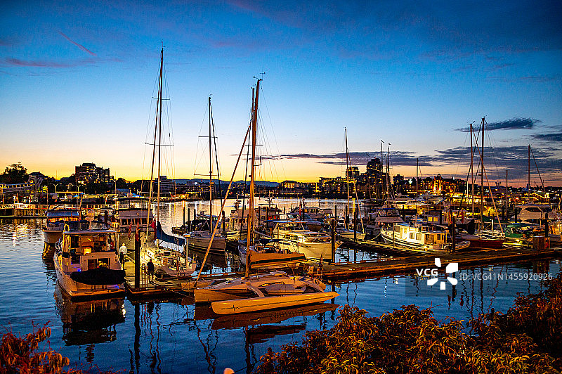 加拿大温哥华岛维多利亚内港的船只图片素材