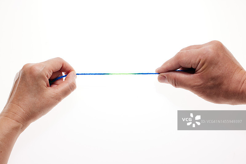 用手摆弄彩色线图片素材