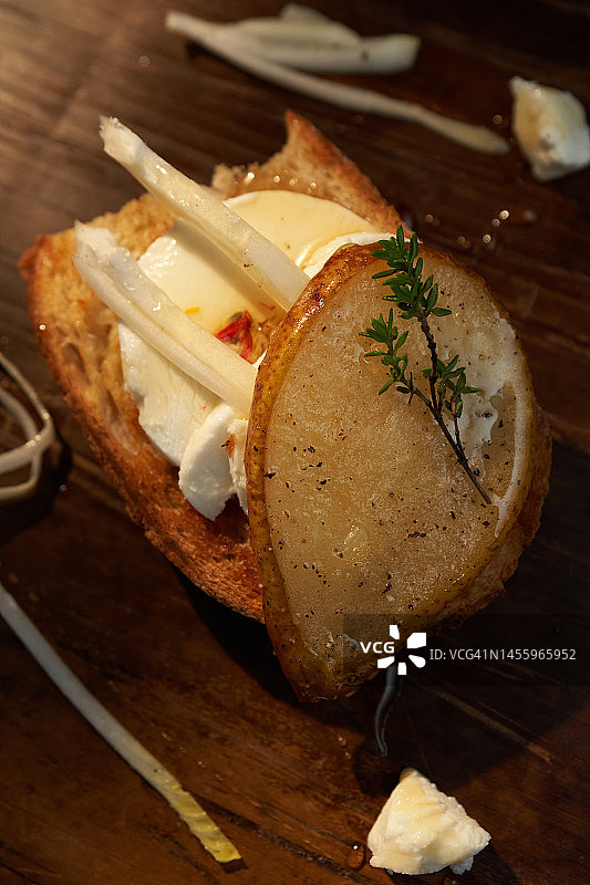 烤梨山羊奶酪吐司图片素材