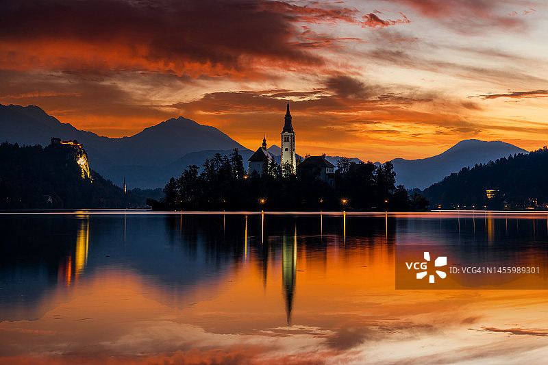 斯洛文尼亚布莱德湖日出图片素材