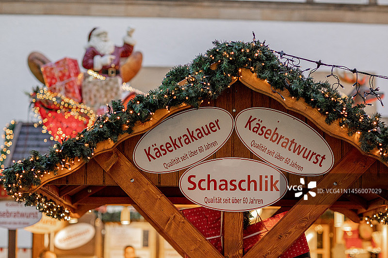 德国比勒费尔德圣诞市场小吃摊图片素材