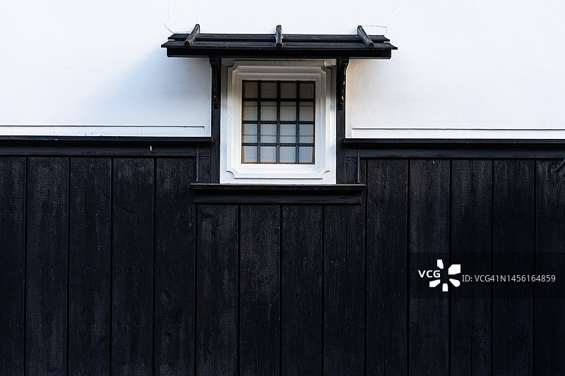 日本传统窗户和房屋外观图片素材