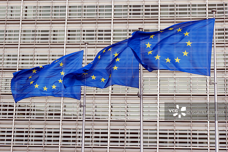 在贝雷蒙大厦的欧盟旗帜图片素材