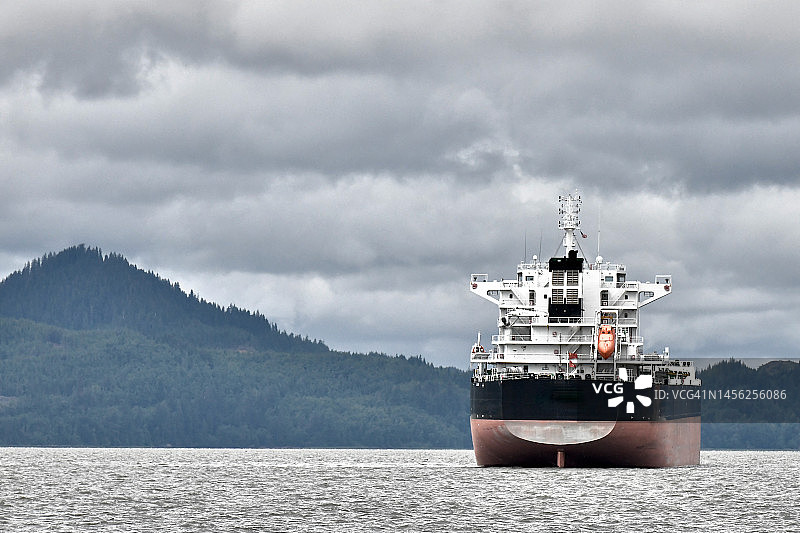 停泊的船只，群山港口船尾视角图片素材