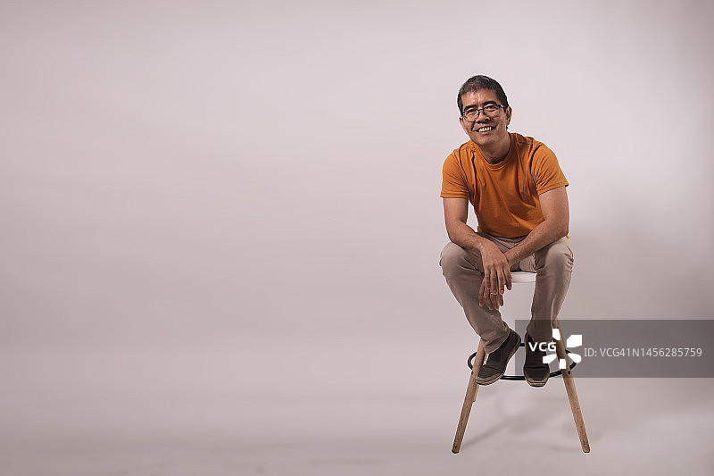 一个成熟男人的肖像图片素材