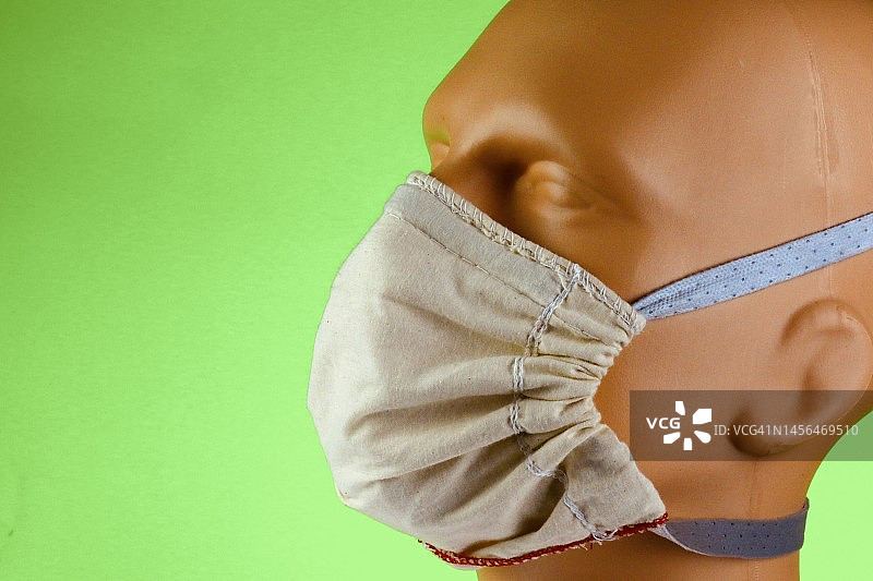 用于细菌防护的自制布口罩图片素材