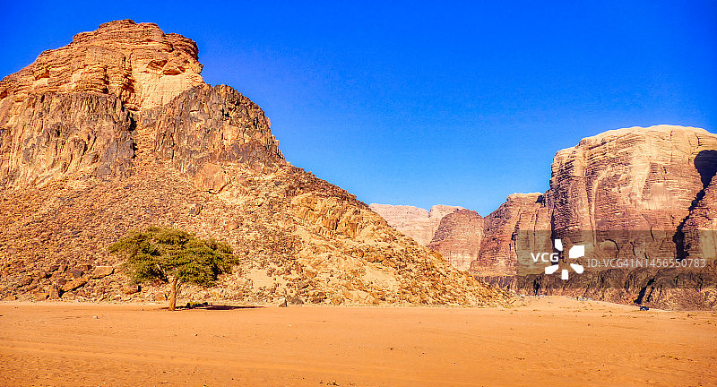 瓦迪拉姆沙漠图片素材