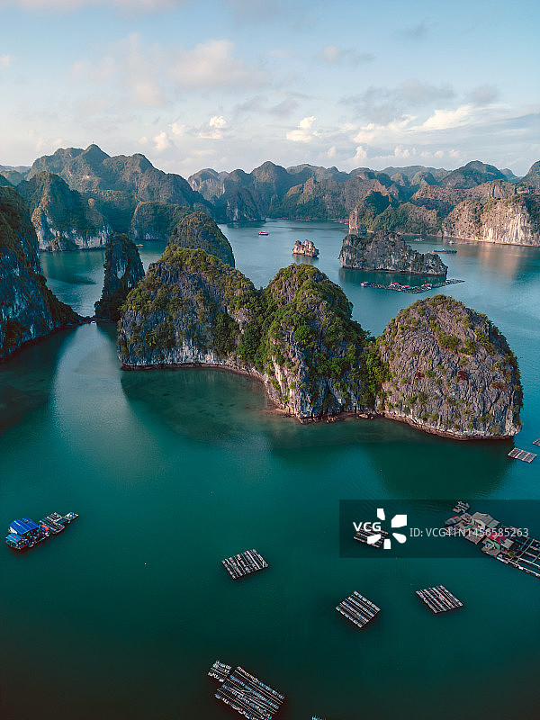 越南北部下龙湾航拍全景图片素材