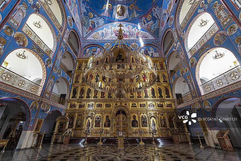 俄罗斯萨哈林州南萨哈林斯克胜利广场圣诞主教座堂图片素材