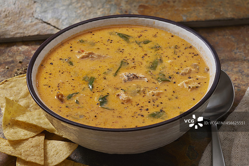 香辣墨西哥鸡肉玉米饼汤图片素材