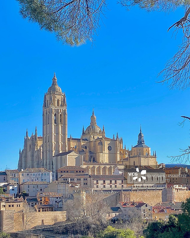 西班牙塞哥维亚大教堂全景图片素材