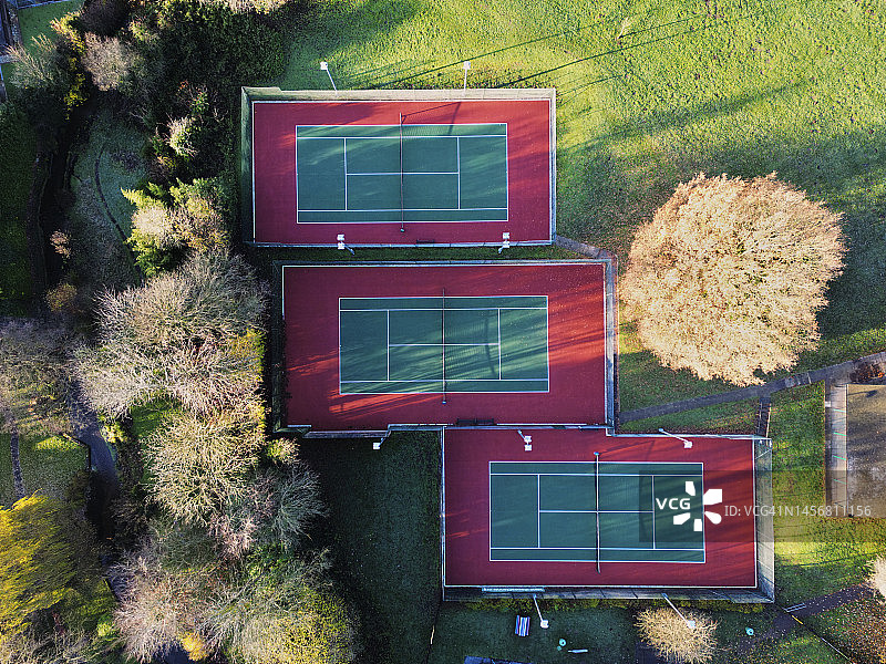 公共公园网球场鸟瞰图图片素材