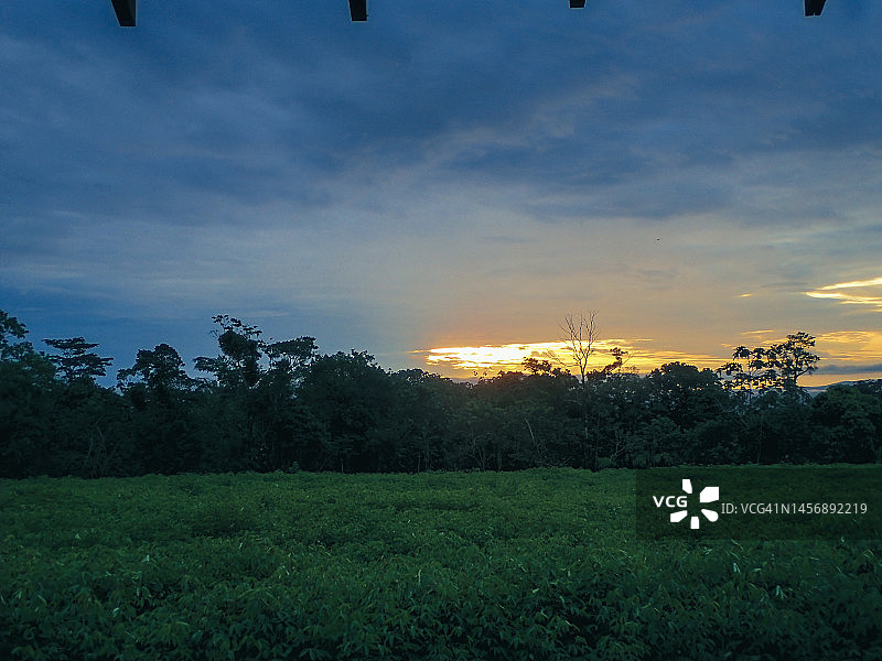 哥斯达黎加拉福图纳日落图片素材