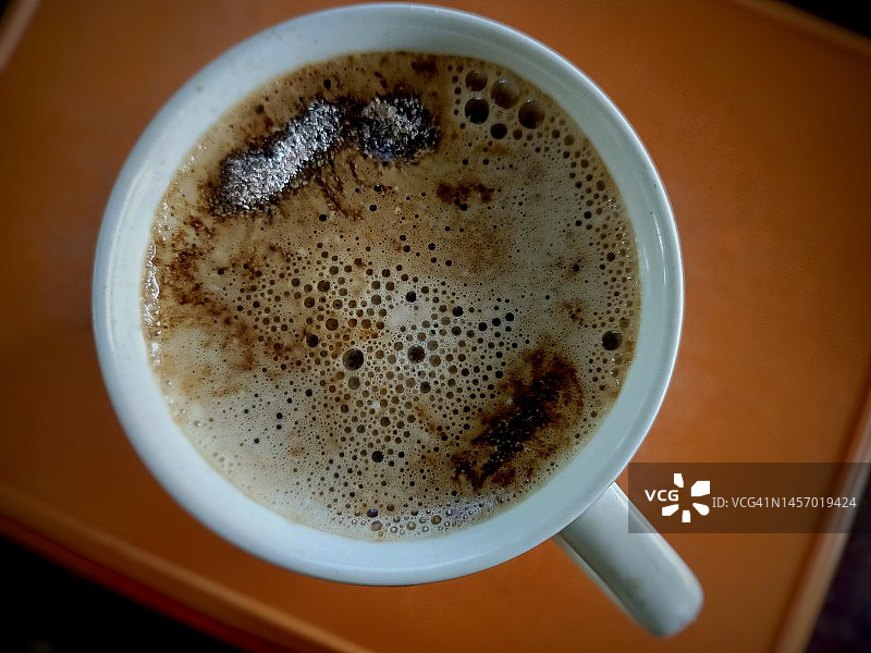 白色咖啡杯中的热咖啡图片素材