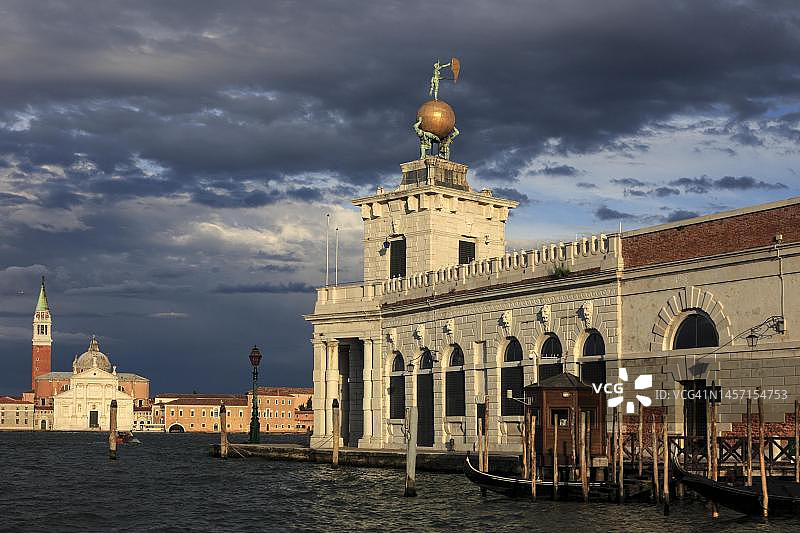 意大利威尼斯海关大楼风向标图片素材