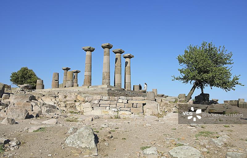 土耳其马尔马拉地区恰纳卡莱省阿索斯雅典娜神庙的多立克柱图片素材
