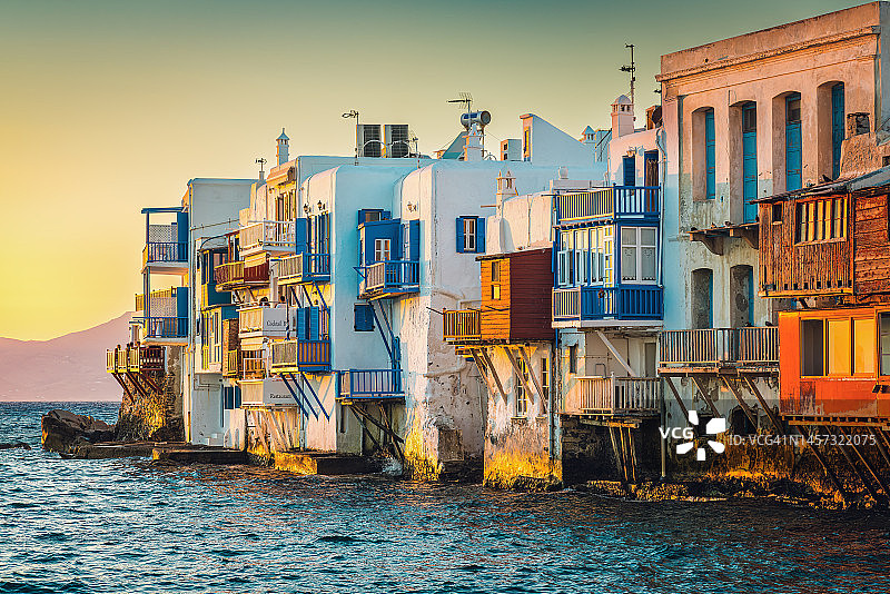 希腊米科诺斯小镇风光图片素材