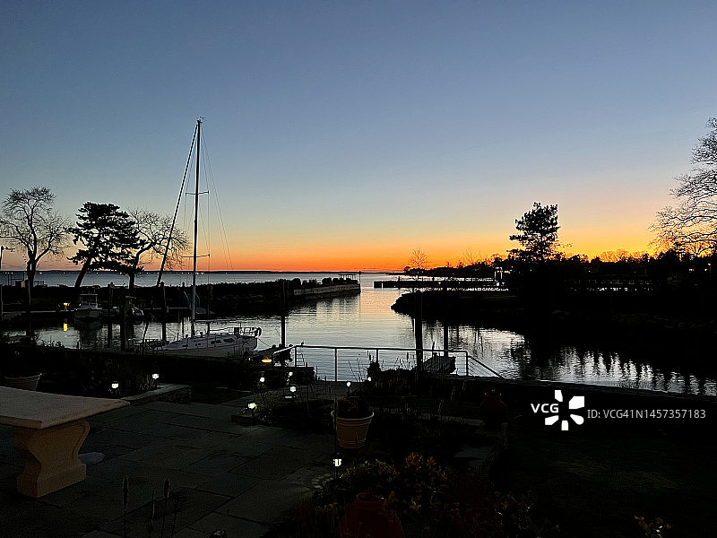 康涅狄格州人工泻湖的日落图片素材