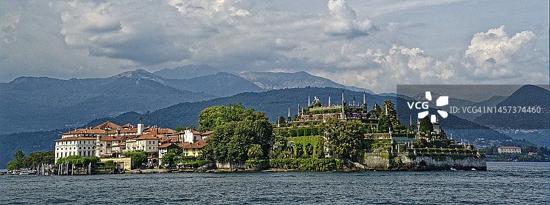 马焦雷湖上的美丽岛图片素材
